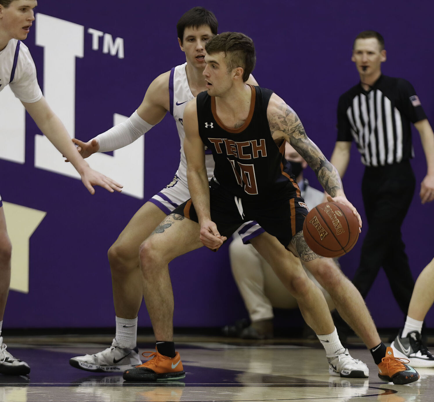 Caleb Bellach vs. Carroll